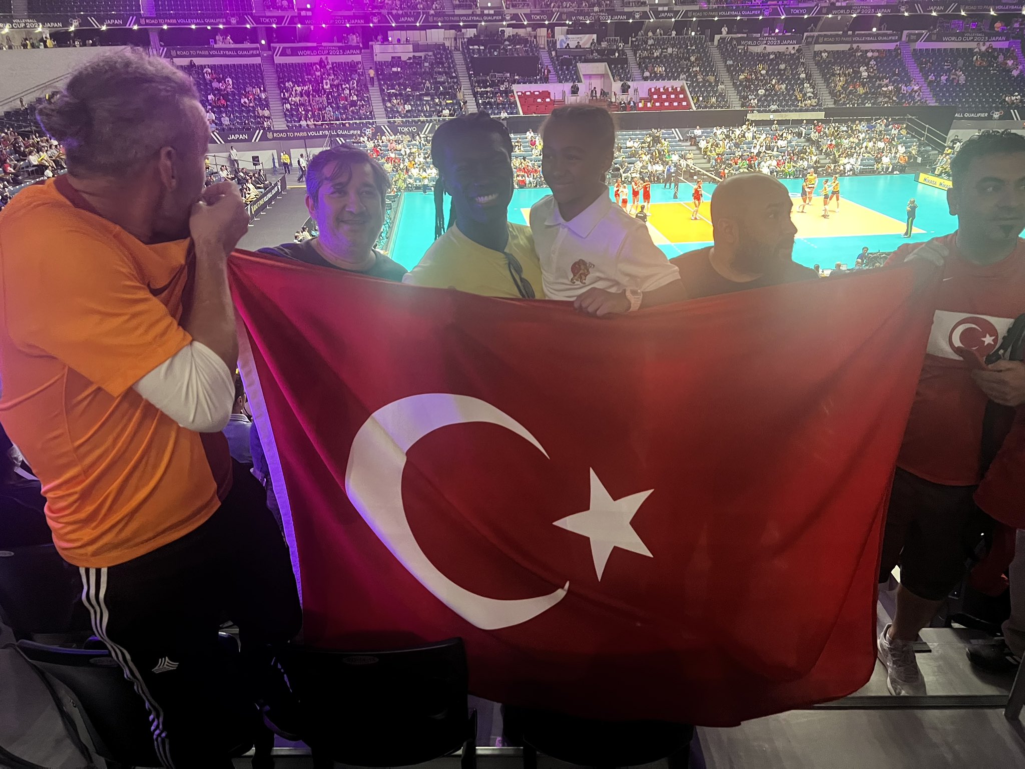 Japonya’da Forma Giyen Galatasaray’ın Eski Yıldızından, Türkiye’ye Büyük Destek