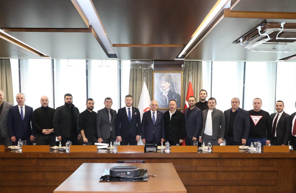Kulüpler Birliği Toplantısı Riva’da Mehmet Büyükekşi İle Birlikte Yapıldı