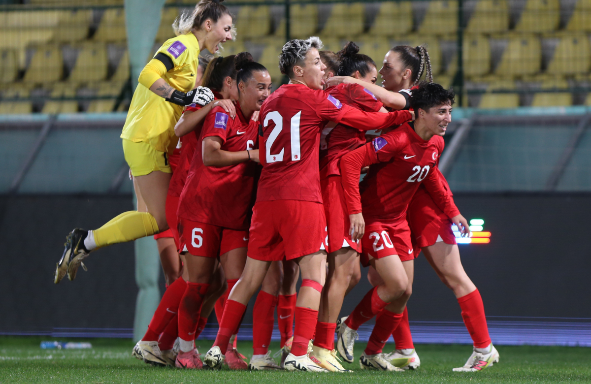 Türkiye, Ukrayna Karşısında Tur Peşinde