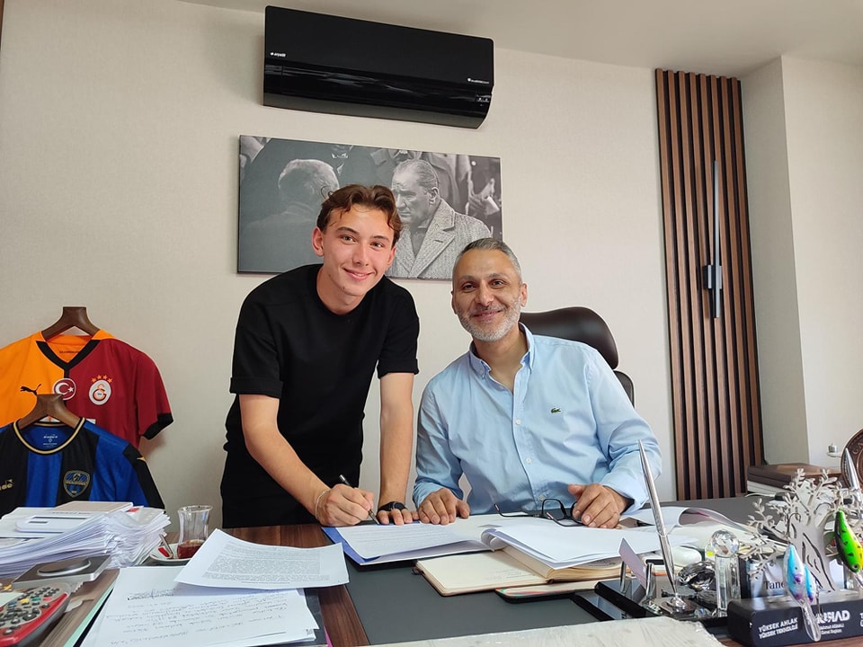 Fatsa Belediyespor Genç Oyuncusunu Profesyonel Yaptı