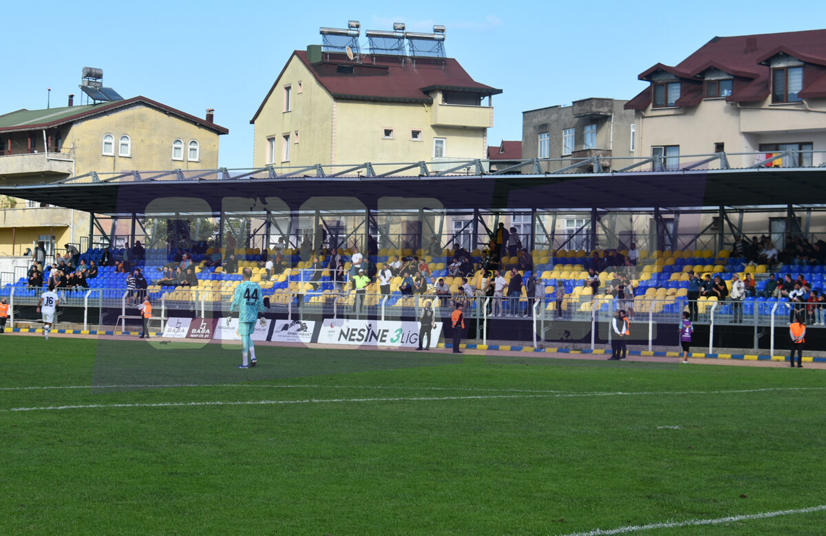 Fatsa İlçe Stadyumu’nda Tribünler Bir Anda Boş Kaldı