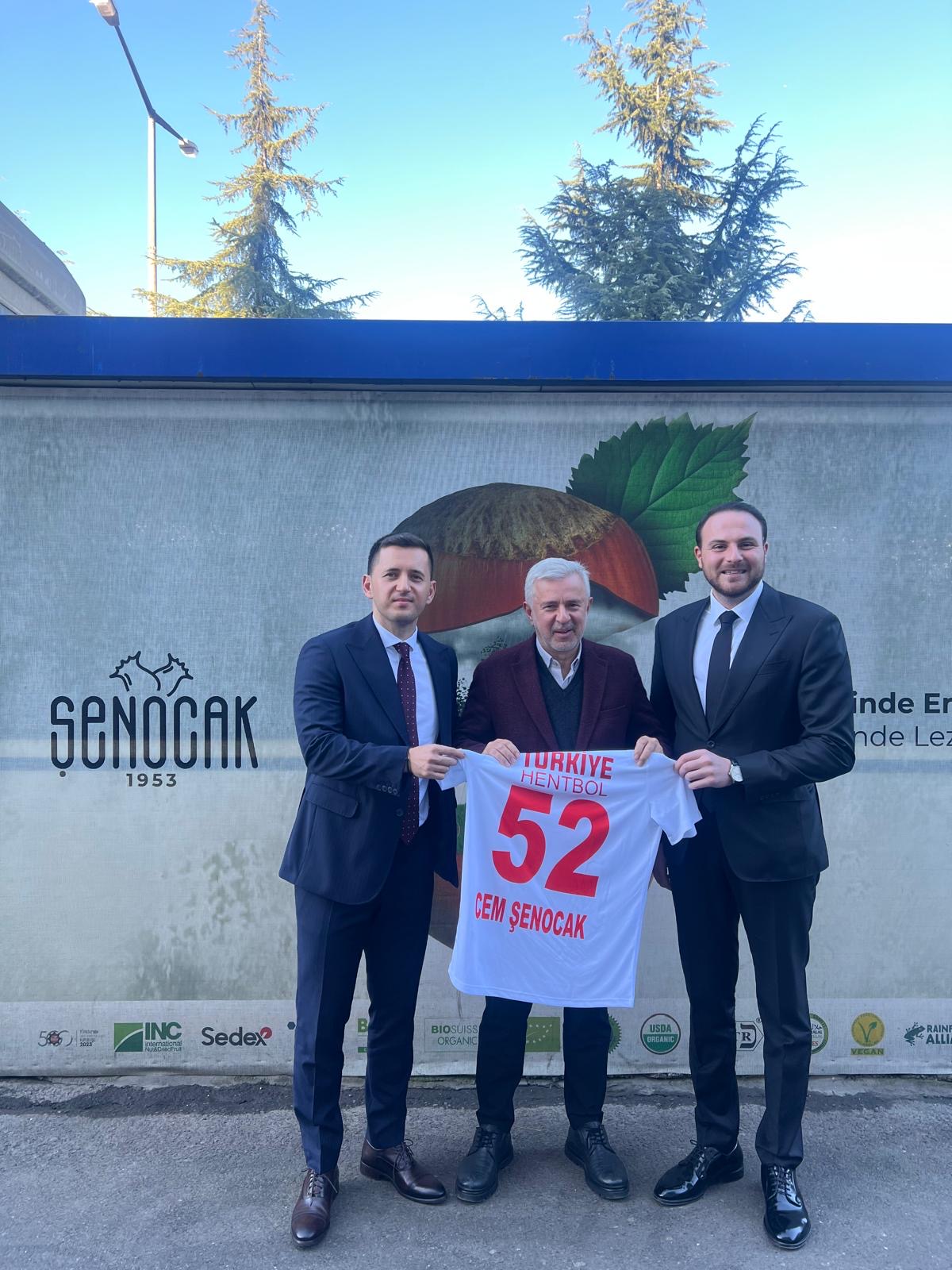 Şenocak’tan Milli Maç İçin Teşekkür