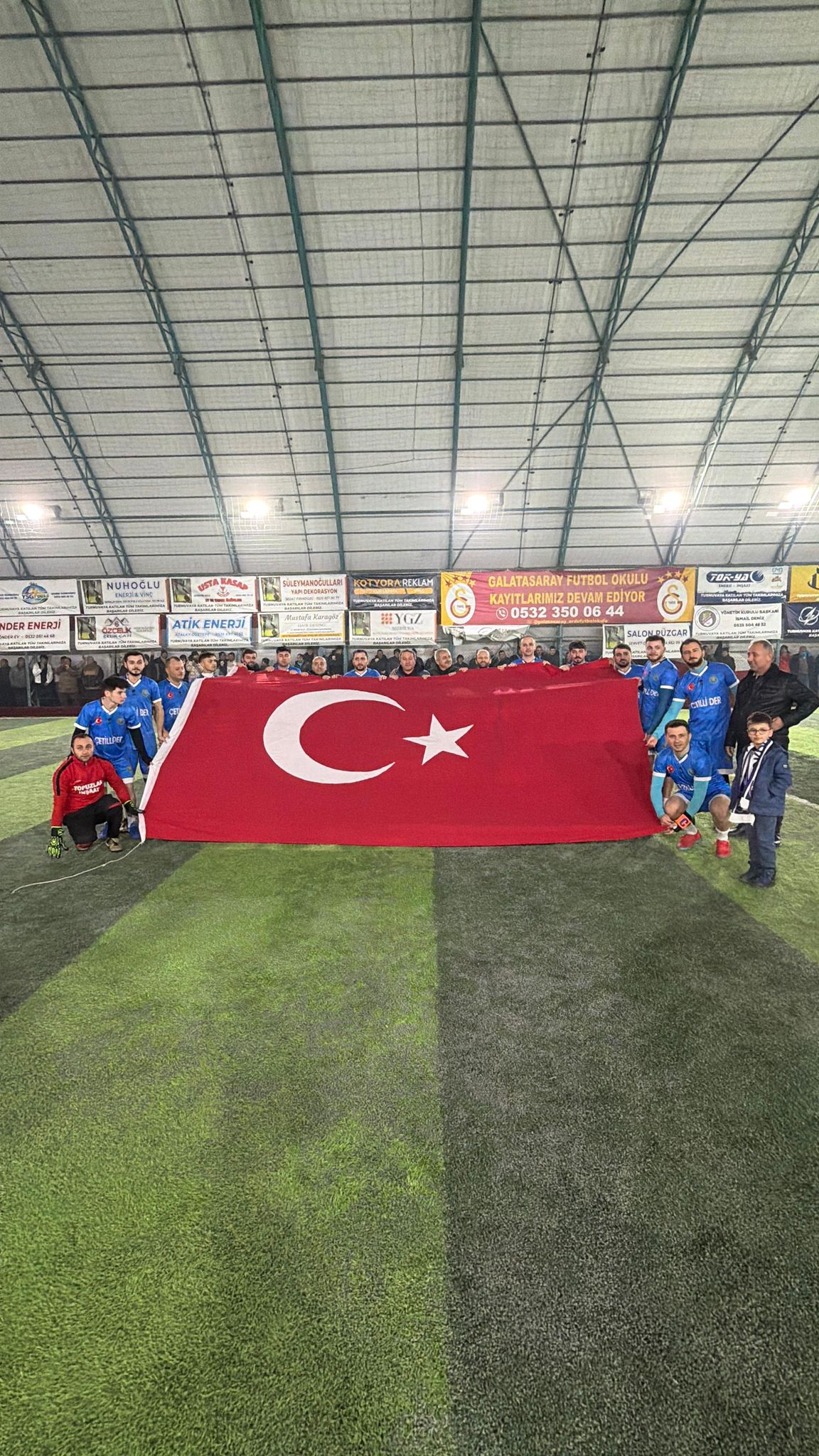 Ordu’da Halı Saha Futbol Turnuvası’nda Dev Türk Bayrağı