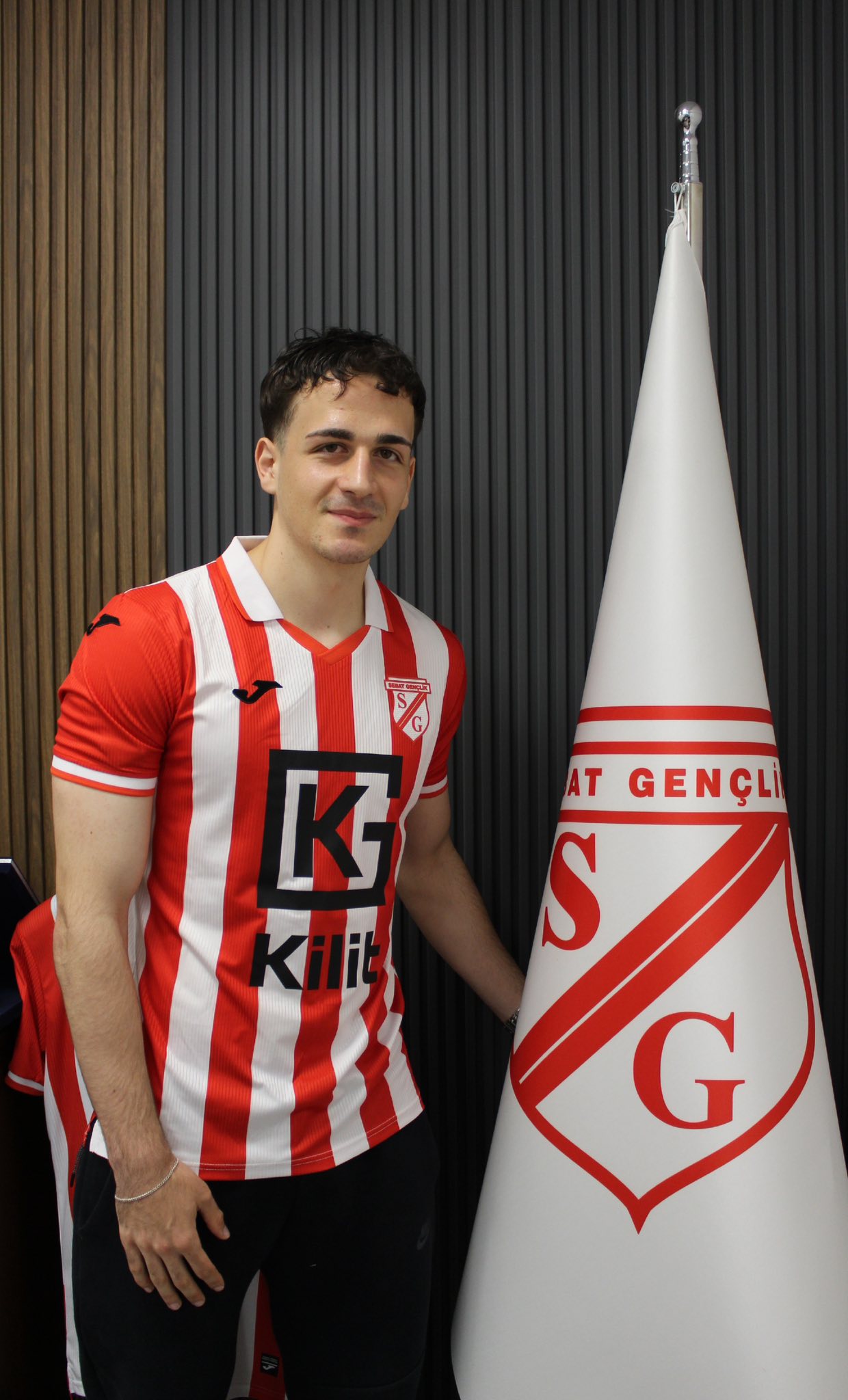 Ordulu Futbolcuyu Sebat Gençlik Spor Aldı