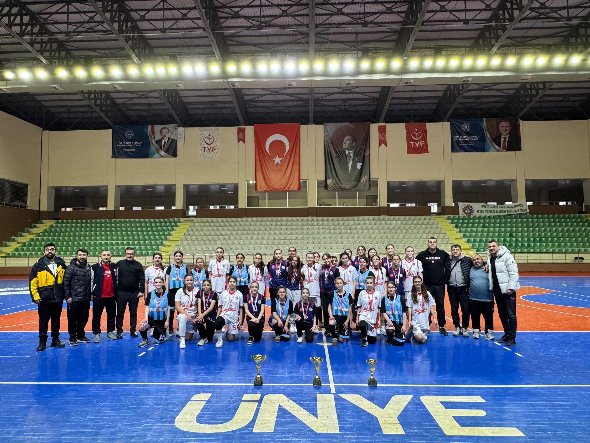 Okul Sporları Yıldız Kız Basketbol Maçları Nefes Kesti