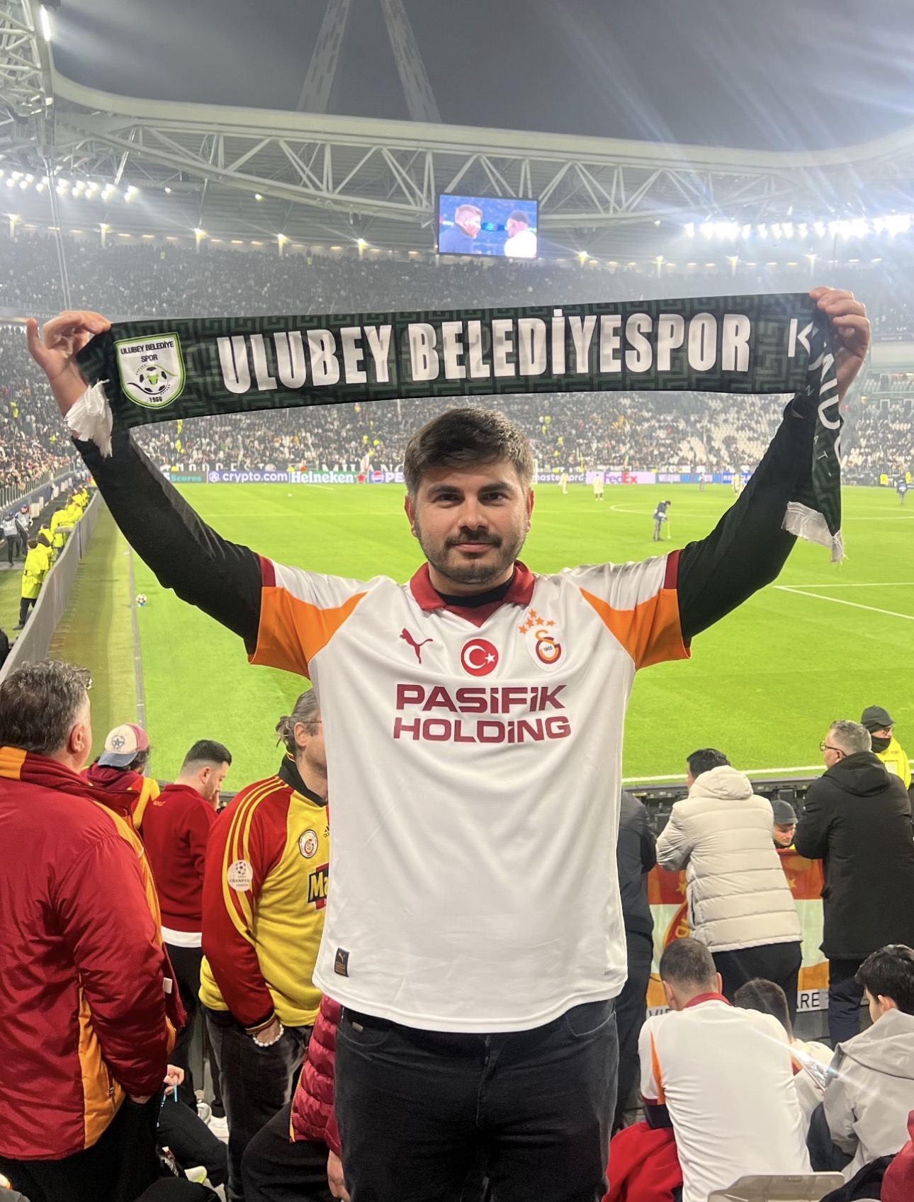 Ulubey Belediyespor Başkanı Ersin Çayan Allianz Stadyumu’nda Atkı Açtı