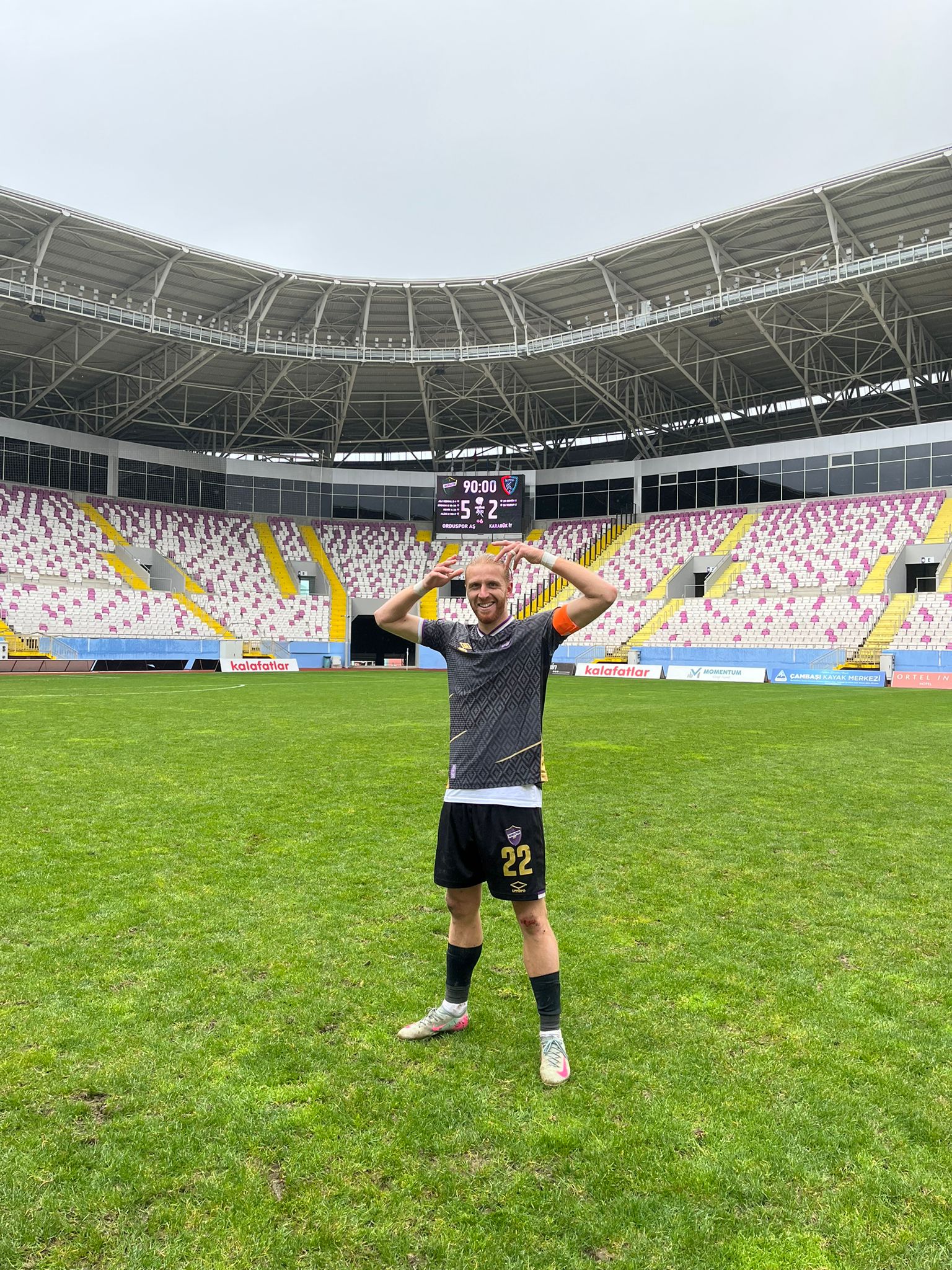 Geçen Hafta Penaltı Kaçırmıştı, Kaptan Bu Kez Gemiyi Kurtardı