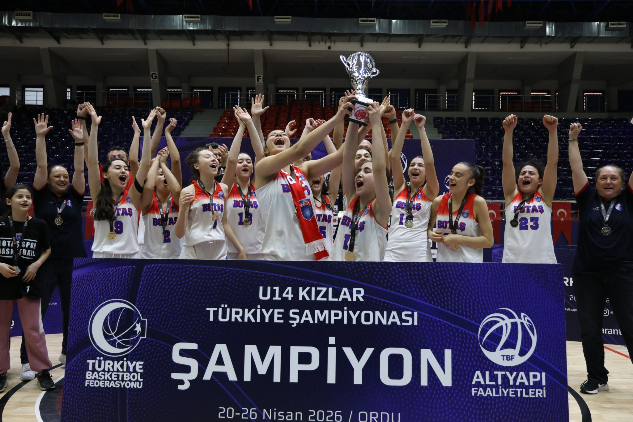 Ordu’da Şampiyonluk Kupasını Botaş Kaldırdı 63-55