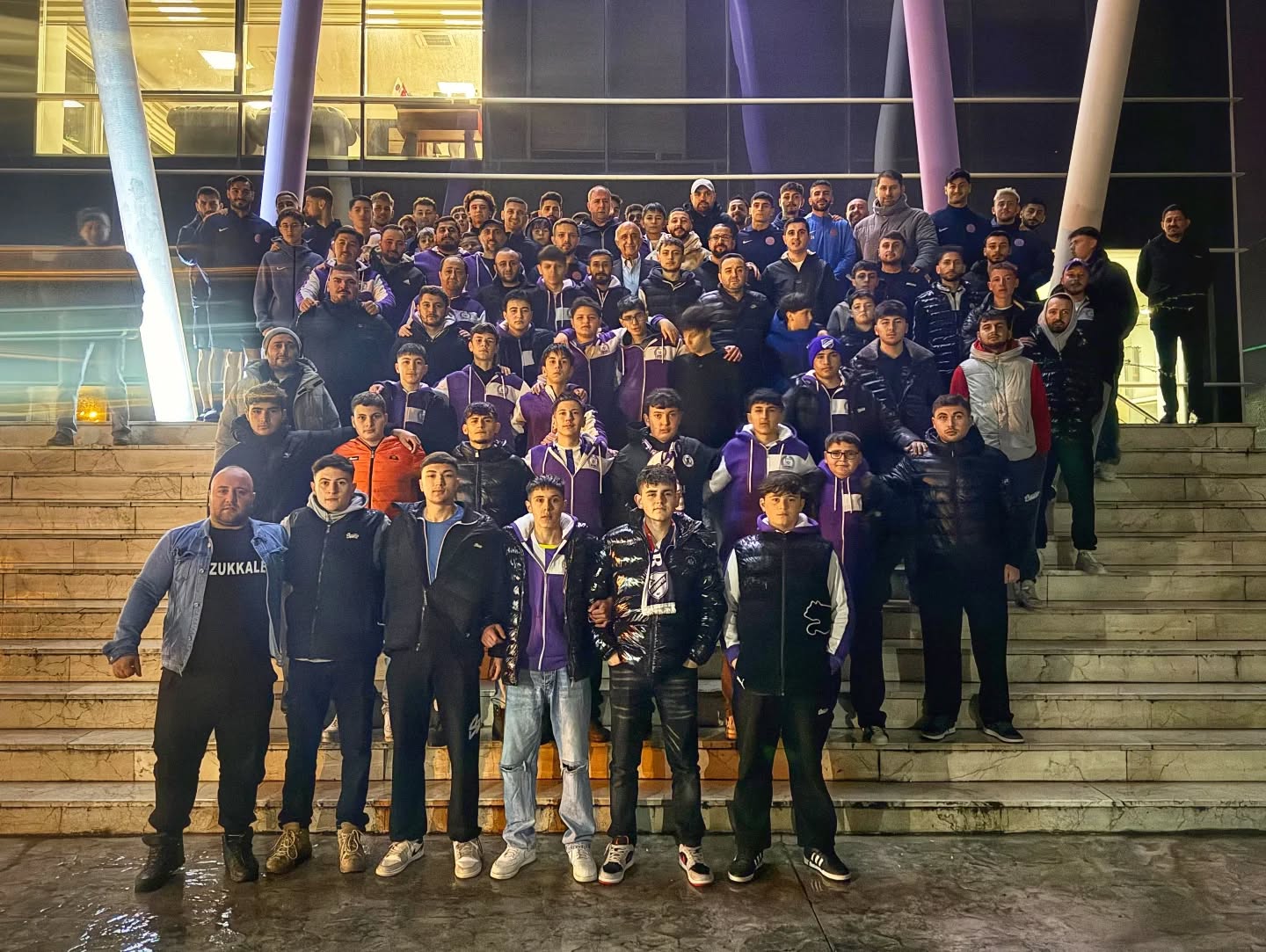 52 Orduspor Futbol Kulübü’nde Taraftarlardan Moral Ziyareti