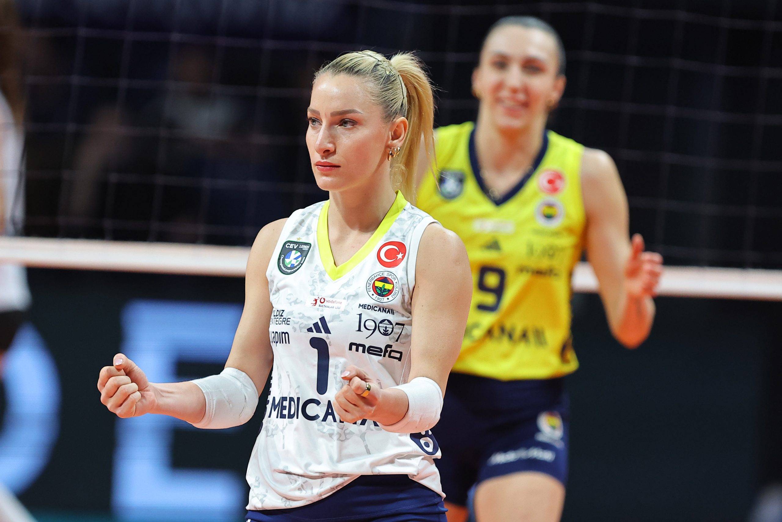 Gizem Örge Parkelere Geri Döndü