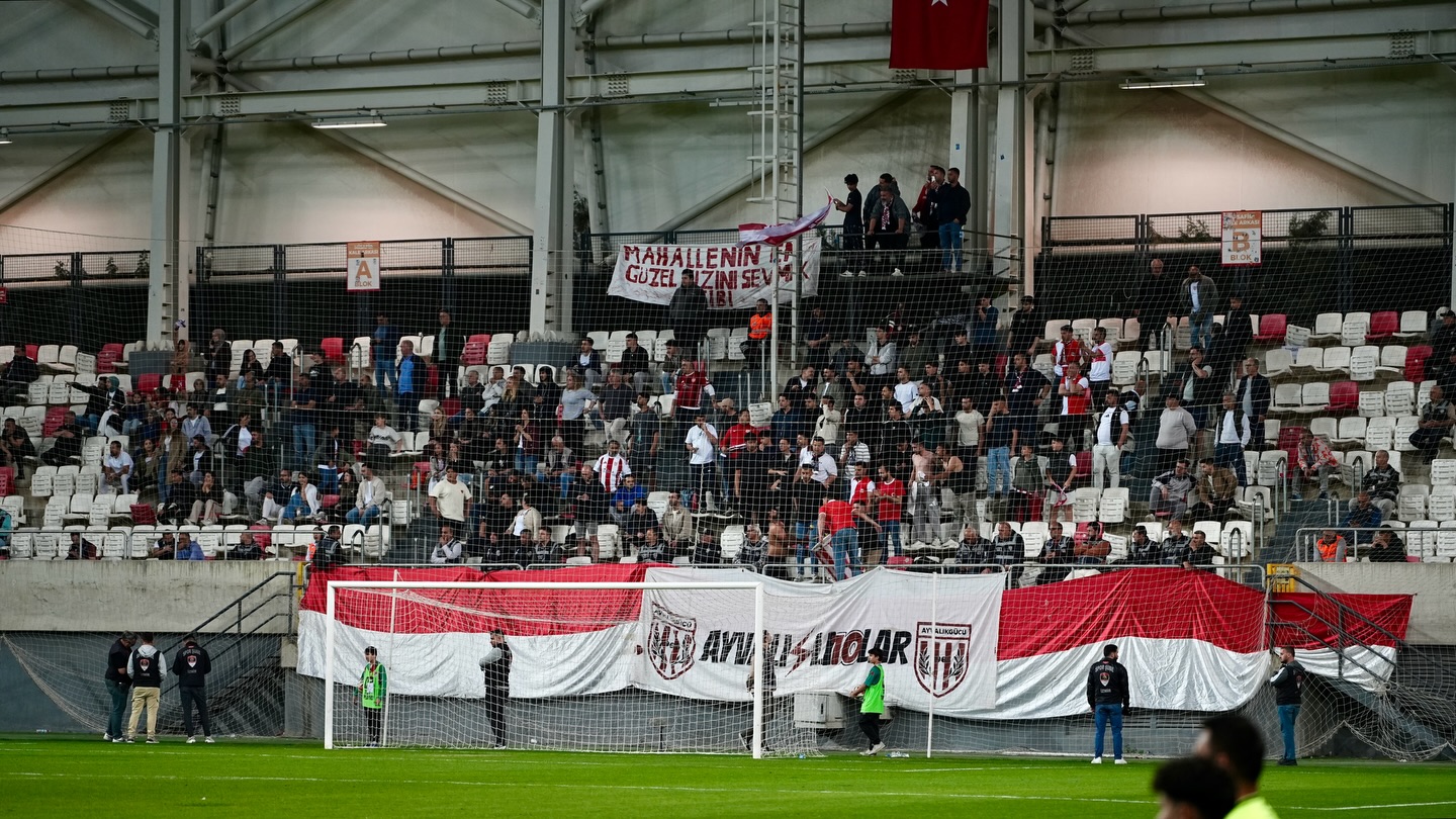 Ayvalık Belediyespor Taraftarlarından Final Öncesinde Büyük Saygısızlık