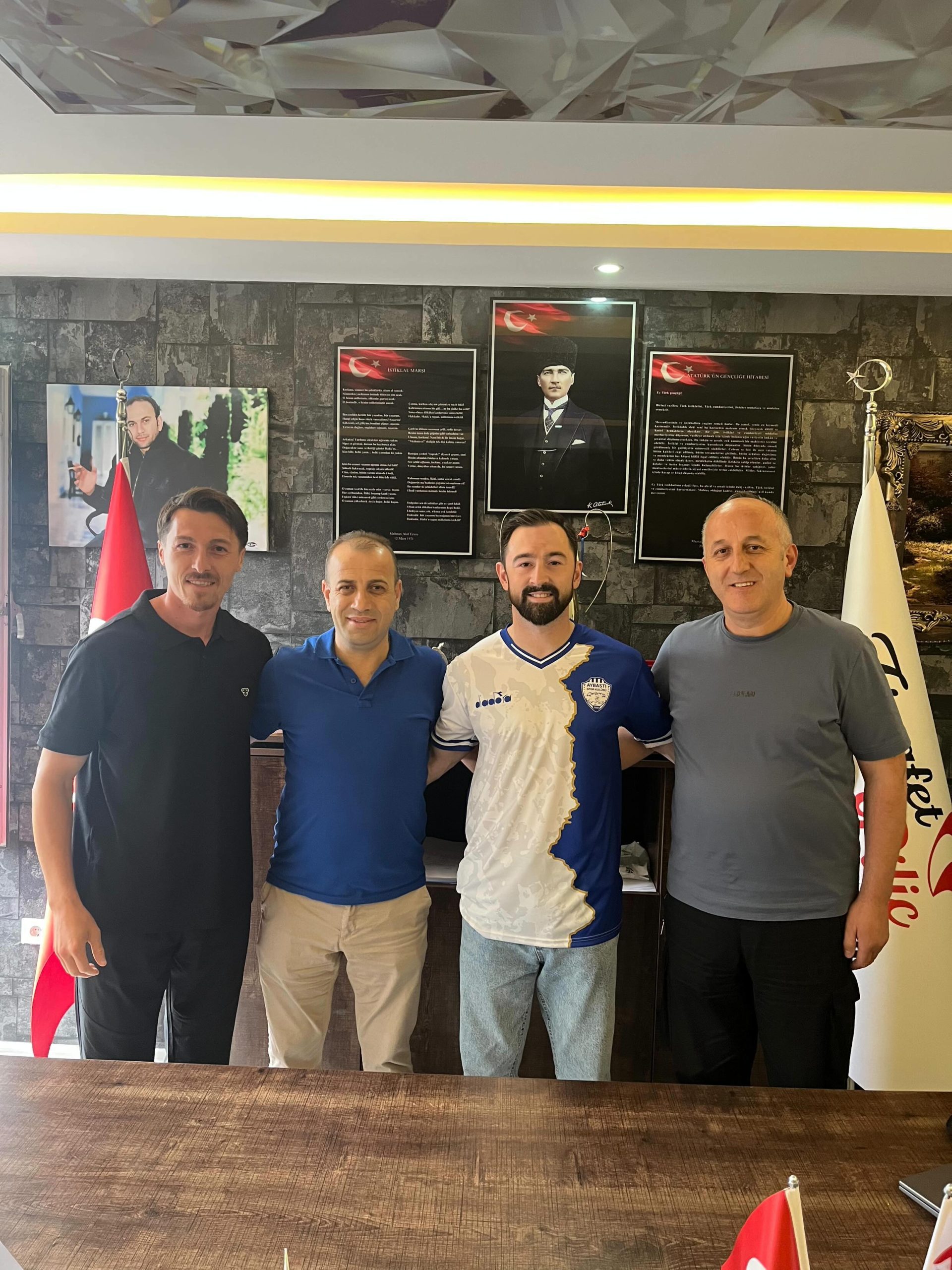 Aybastıspor Tecrübeli Stoperi Bırakmadı