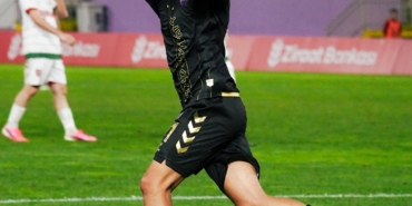 Taha Yasin Ev